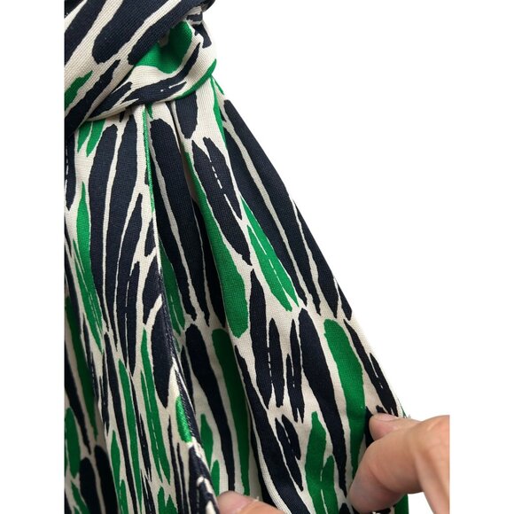 Diane von Furstenberg 100% Silk Modern Wrap Dress Sz 4 Green Abstract Ikat Print - Picture 6 of 10